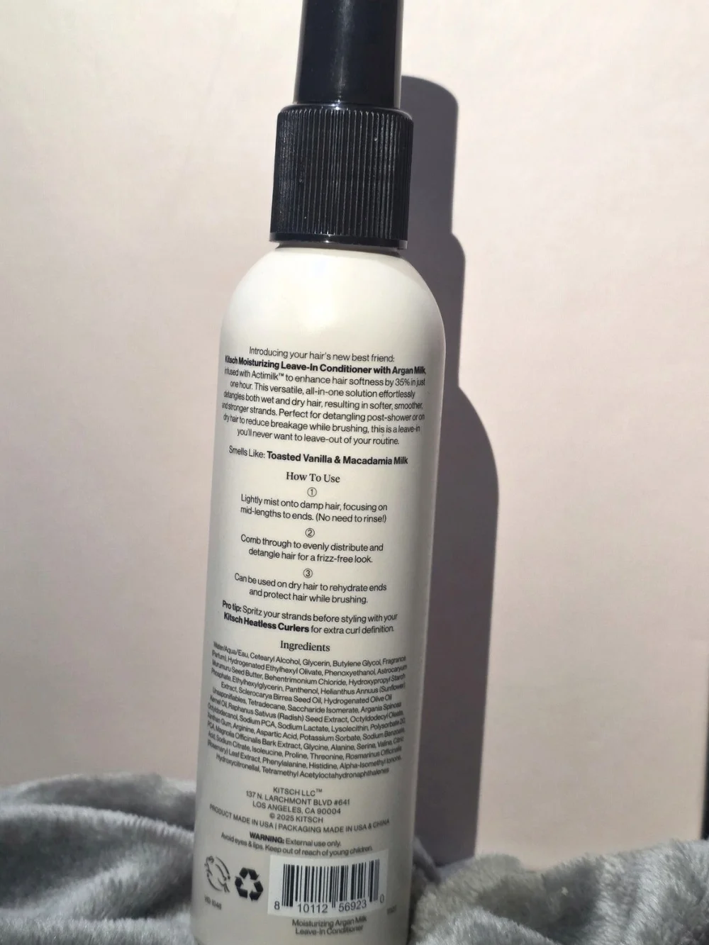 Kitsch Moisturizing Leave-In Conditioner — Cream & Black